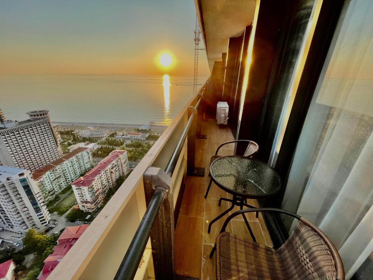 Orbi City Suite Batumi Exterior photo